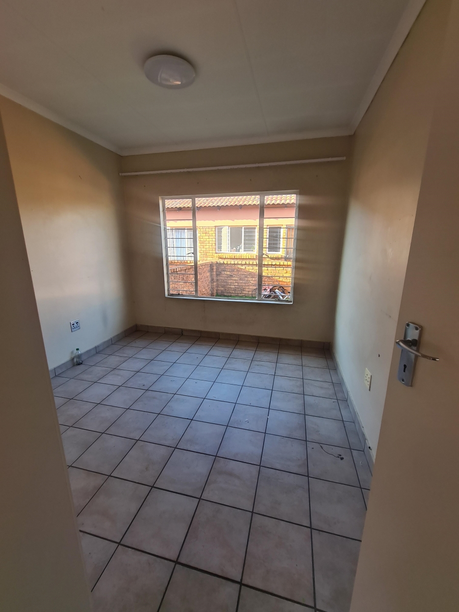 2 Bedroom Property for Sale in Vaalpark Free State